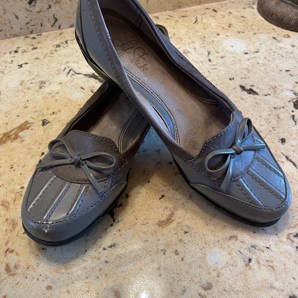 LIFE STRIDES STILL MAKES A STYLISH AND COMFORTABLE SHOE